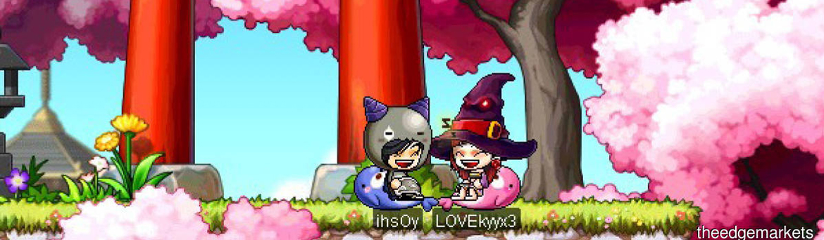 MapleStory was a popular MMORPG game where gamers could date virtually, just like John Lee (left) and Veron Chew (right)